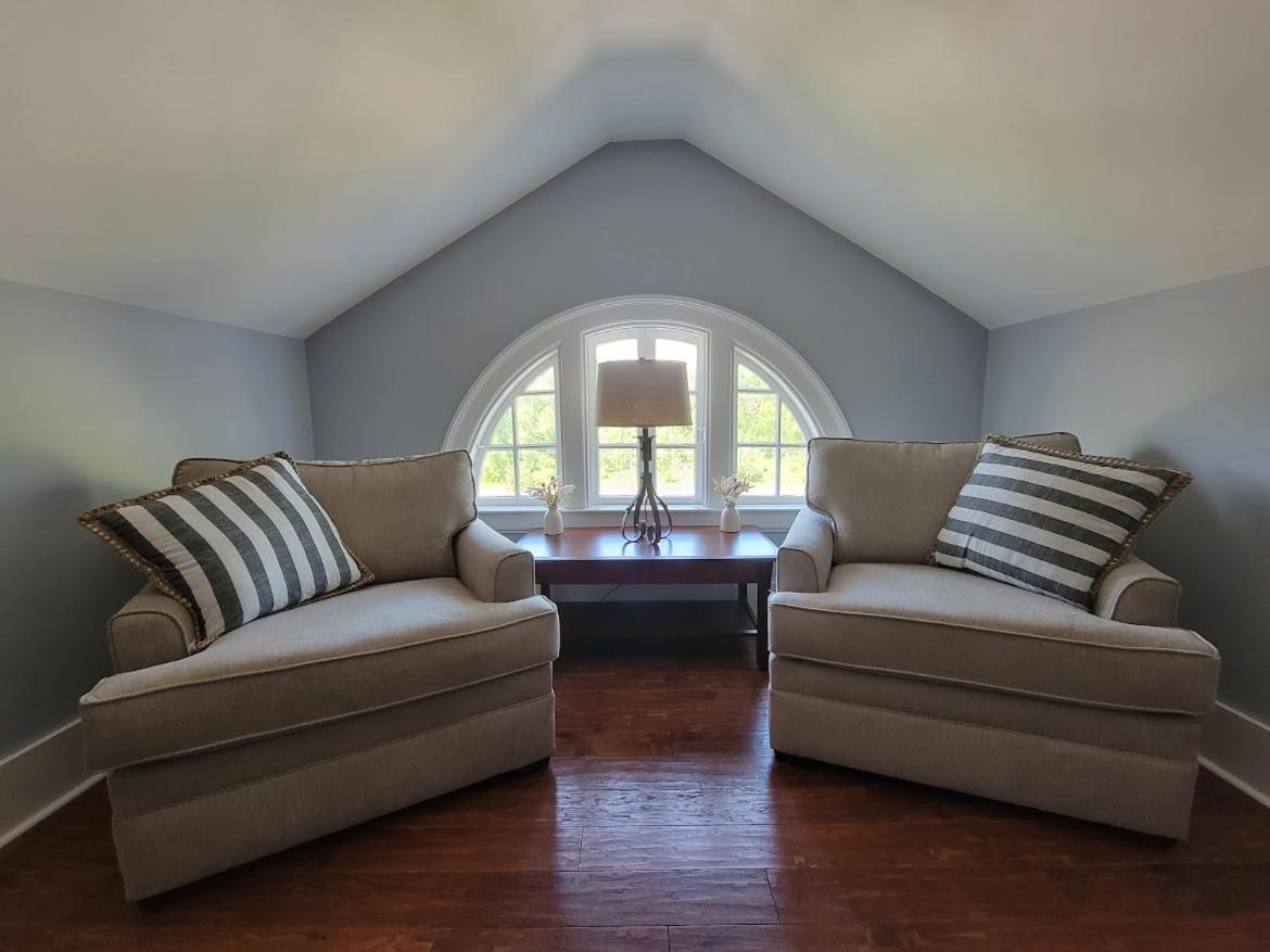 The Hidden Inn South Kortright Bagian luar foto