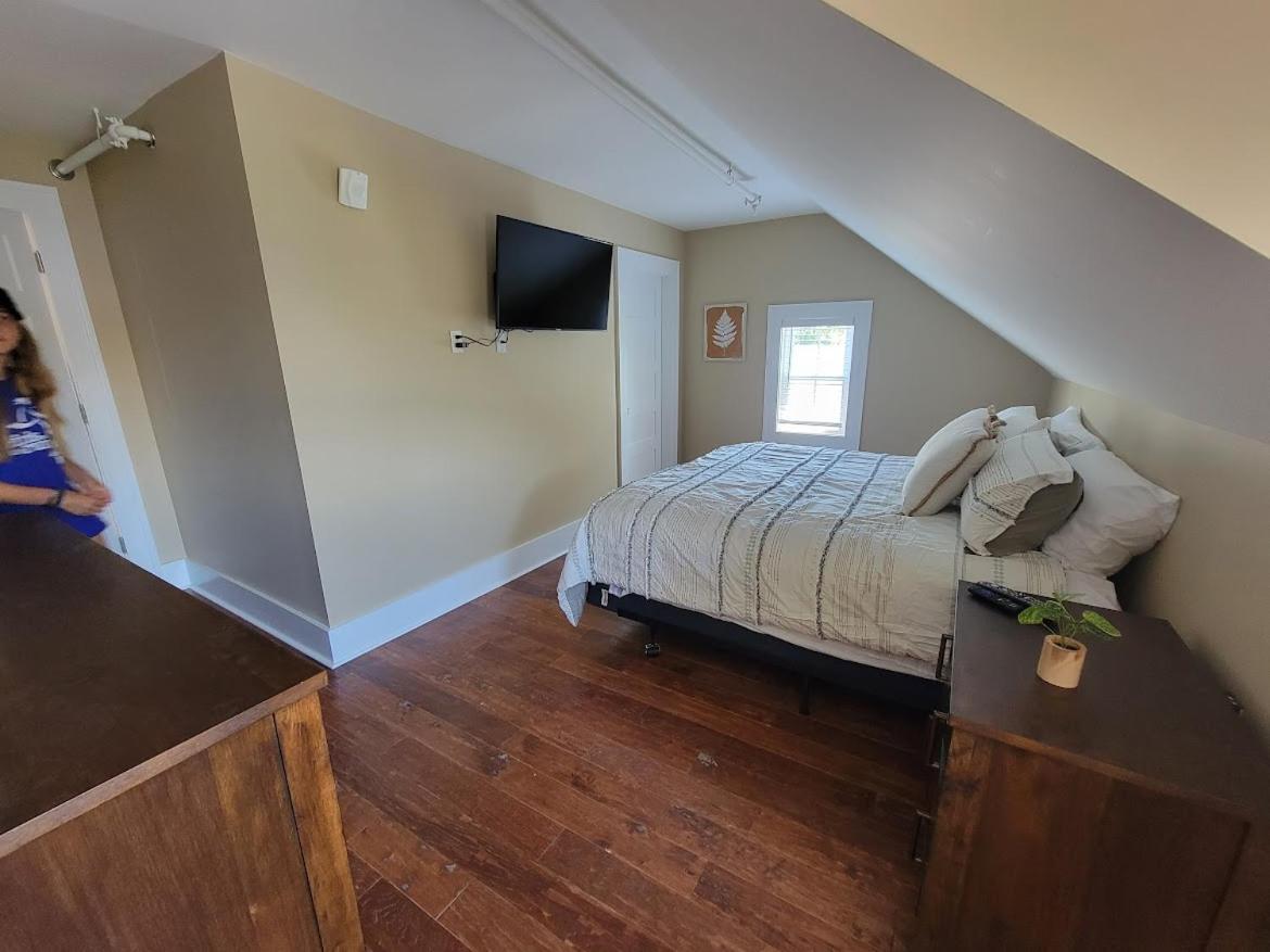 The Hidden Inn South Kortright Bagian luar foto