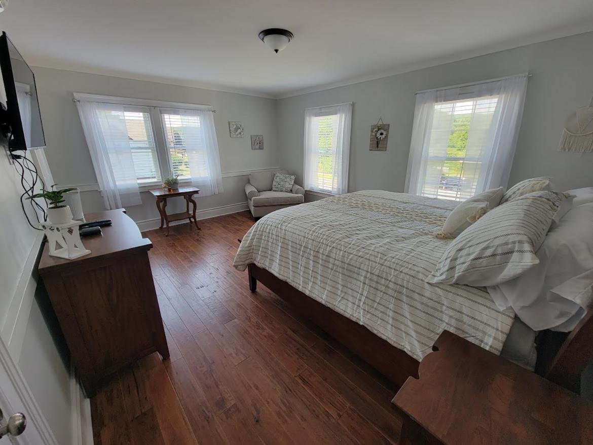 The Hidden Inn South Kortright Bagian luar foto